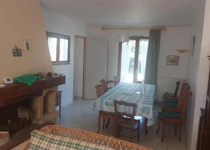 Hébergement de vacances La Philatelle *